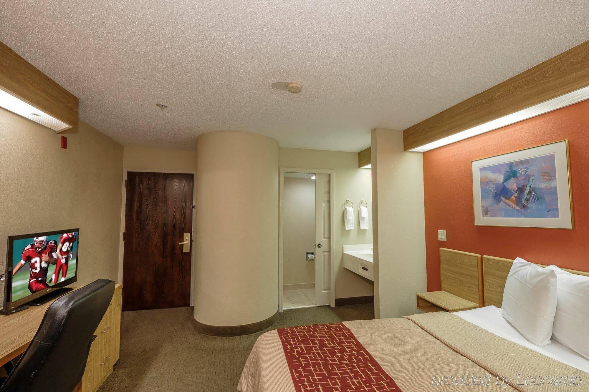 Red Roof Inn Pensacola Fairgrounds Bagian luar foto